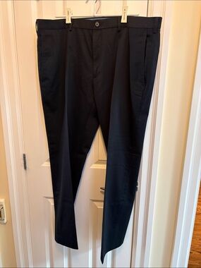Haggar Men's Black Pleated Dress Pants